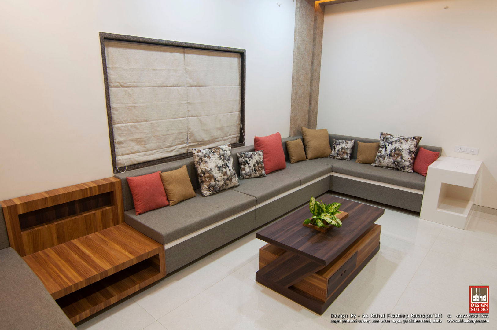 Interior of Residence for Mr. Chandrashekhar R, ABHA Design Studio ABHA Design Studio Salas / recibidores