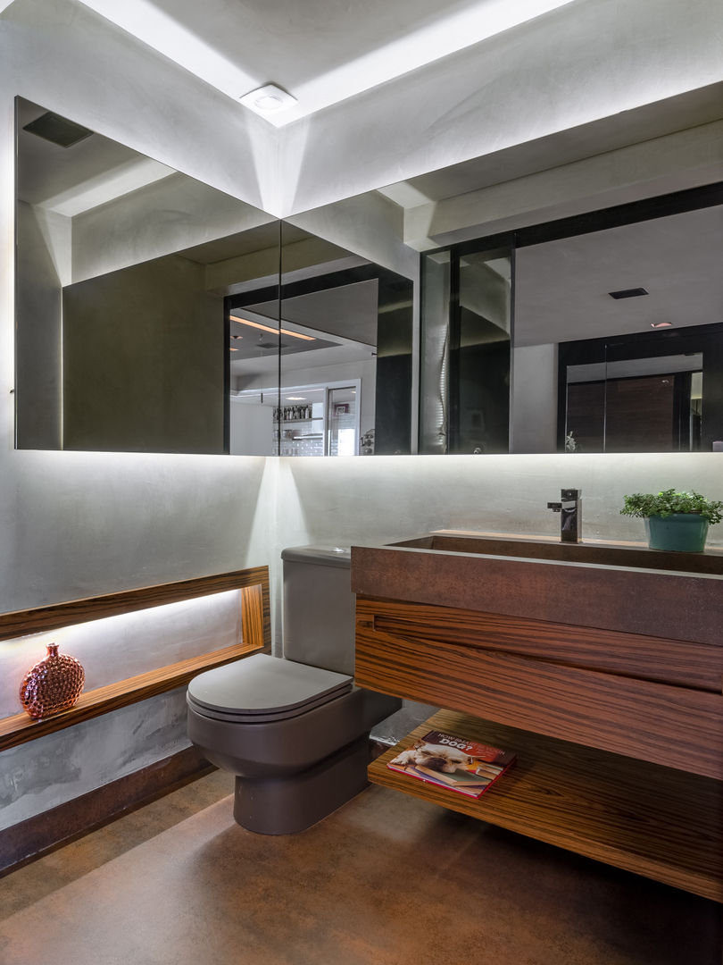 residência da arquiteta, okha arquitetura e design okha arquitetura e design Modern bathroom آئرن / اسٹیل