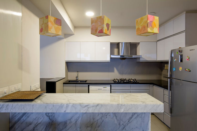 Kitchen Kamat & Rozario Architecture Modern kitchen Marble