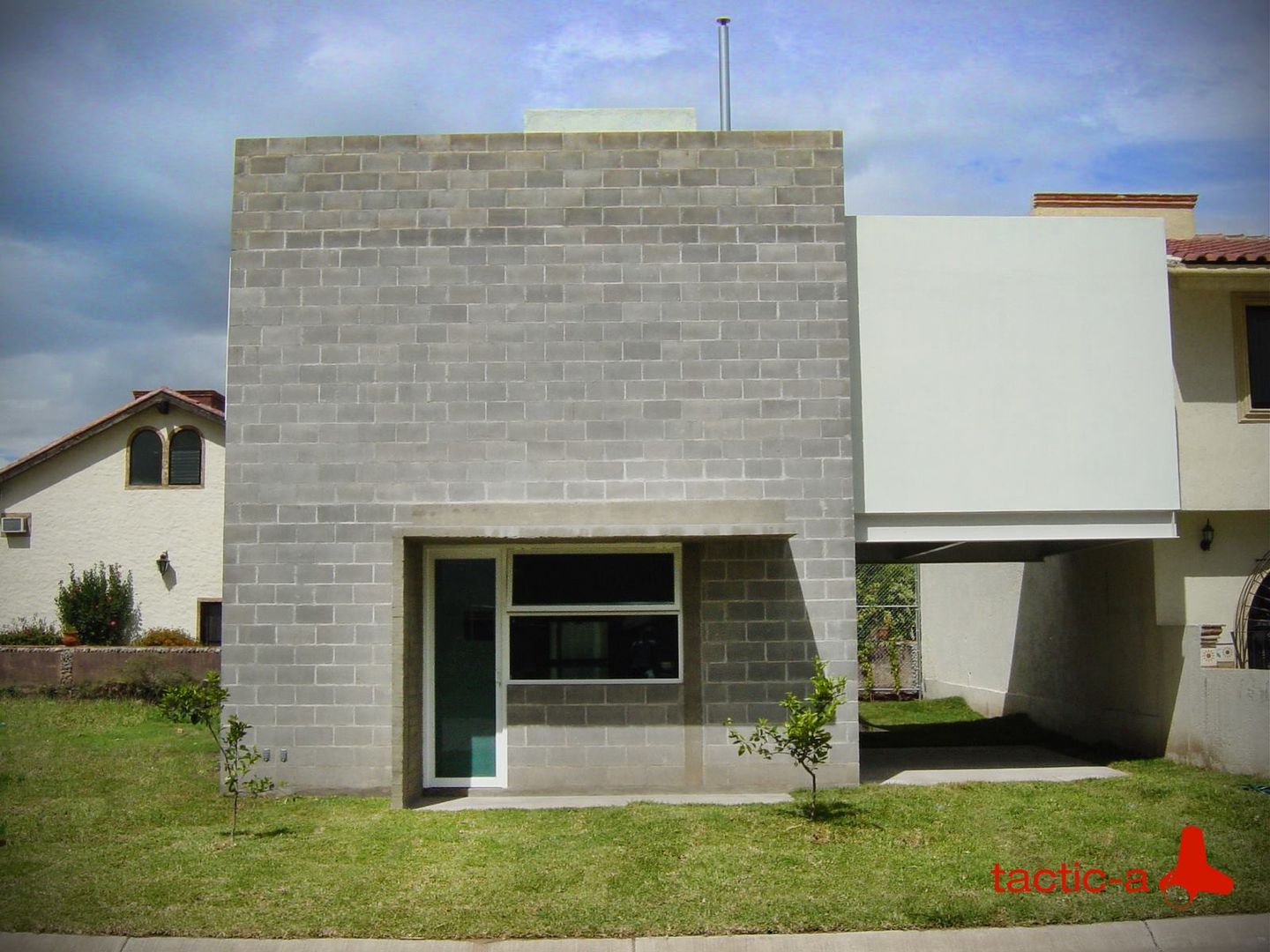 homify Casas multifamiliares Concreto