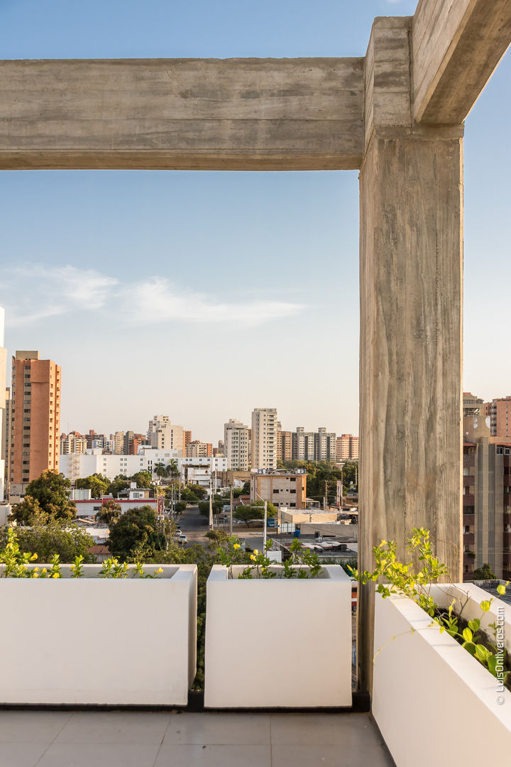 EDIFICIO SEI, Design Group Latinamerica Design Group Latinamerica Modern balcony, veranda & terrace