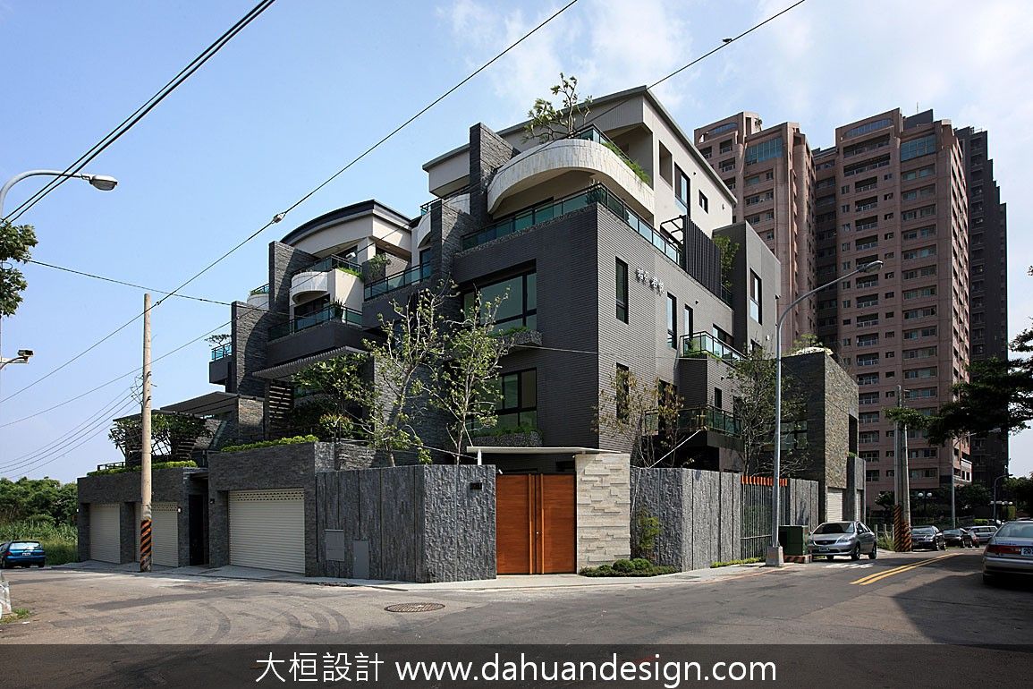 ​大桓建築設計 | 台中 | 君悅 大桓設計顧問有限公司 Modern houses سنگ مرمر