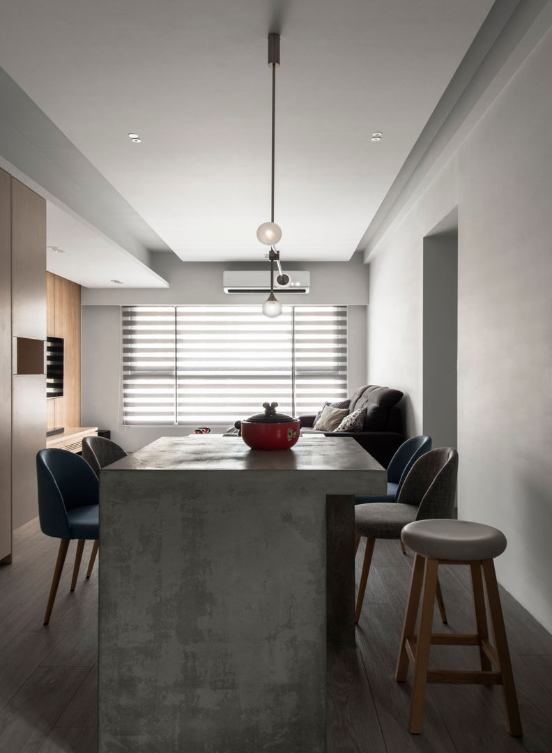 Living & Dining room 湜湜空間設計 Minimalist dining room Concrete