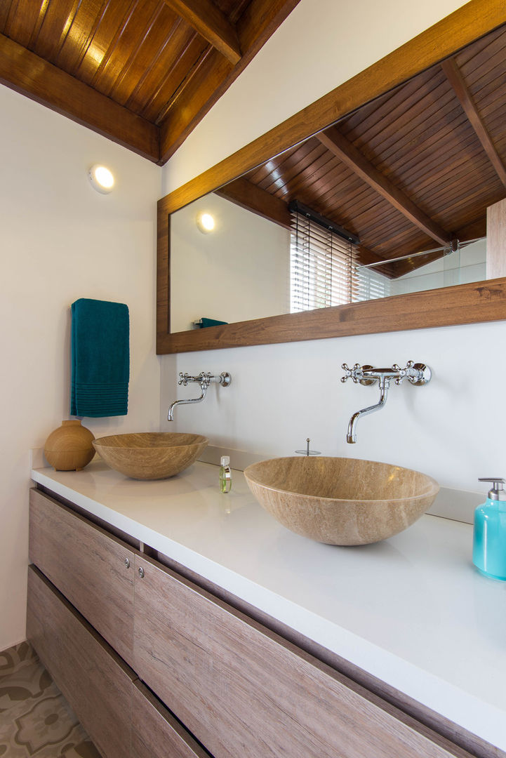 Sotileza, ARCE S.A.S ARCE S.A.S Rustic style bathrooms Wood-Plastic Composite