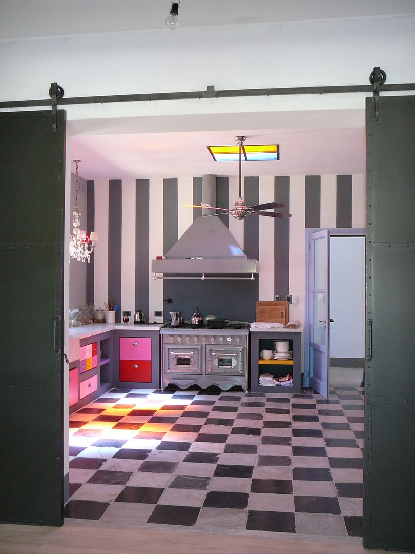 COCINA MUY DIVERTIDA Estudio Dillon Terzaghi Arquitectura - Pilar Cocinas integrales Mármol