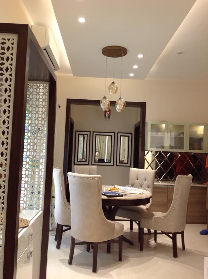 Residence at Astaire Gardens, Gurgaon, INTROSPECS INTROSPECS Ruang Makan Modern