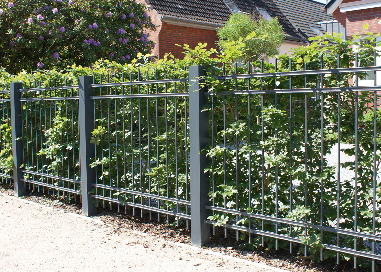 Modell Bergedorf, Zaunfeld Nordzaun Zäune - Tore - Sicherheit, Inh. Dipl. Ing (FH) Torben Suhr Front yard Iron/Steel Zaun, Metall, Stahl, Hamburg, Zäune, Tore, Zaunelemente, Metallzaun, Gartenzaun, Gartenzäune