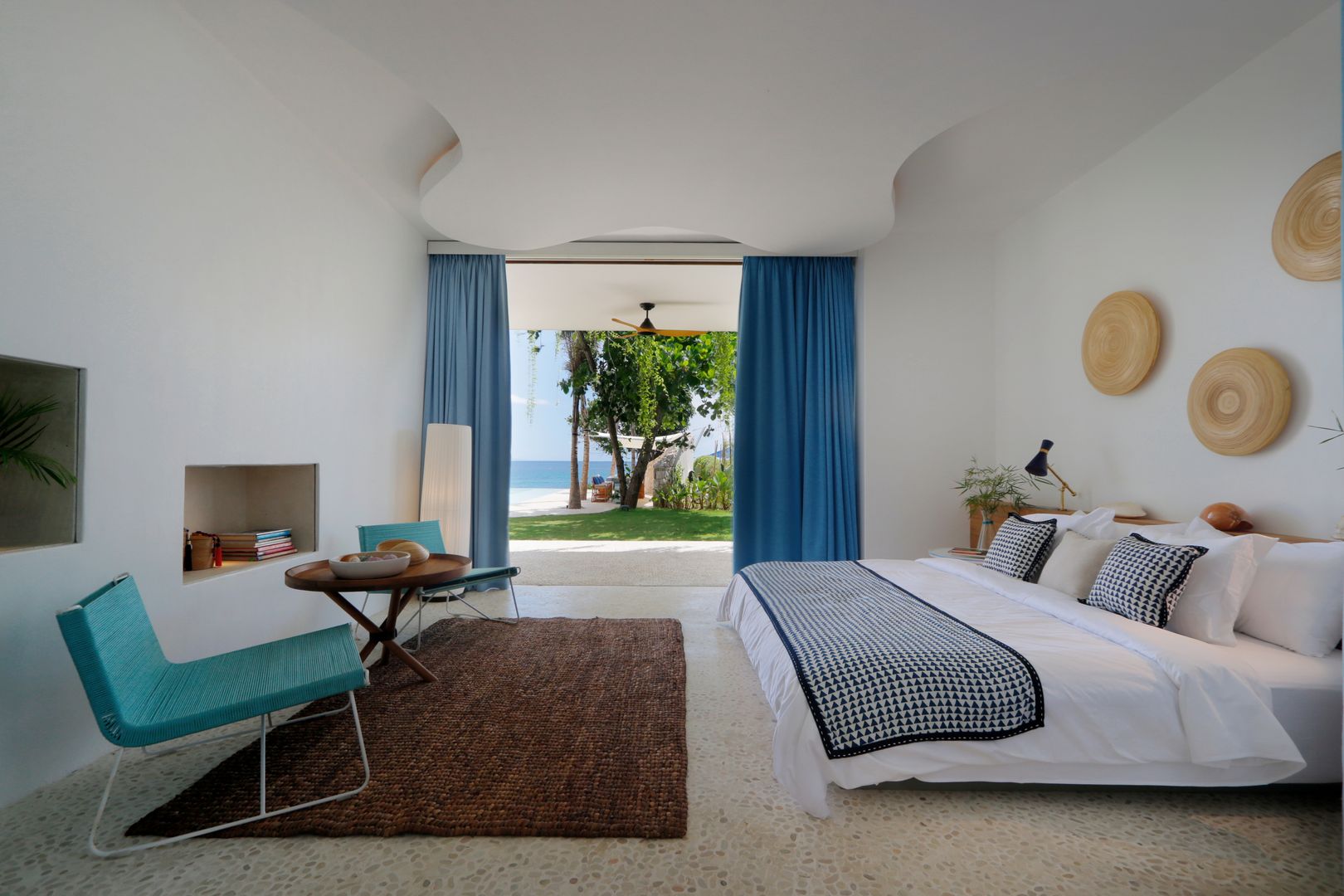 Seascape Villa , Word of Mouth House Word of Mouth House Camera da letto in stile tropicale