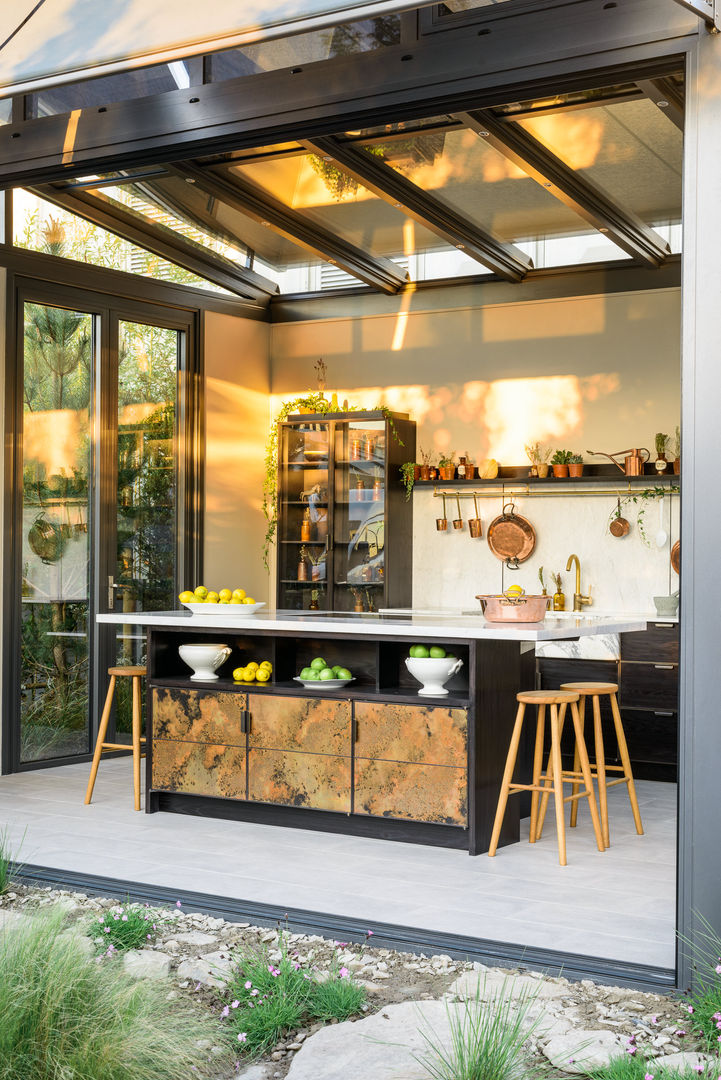 The "elemental" Kitchen by Charlie Smallbone and deVOL, deVOL Kitchens deVOL Kitchens Nhà bếp phong cách hiện đại Than củi Multicolored