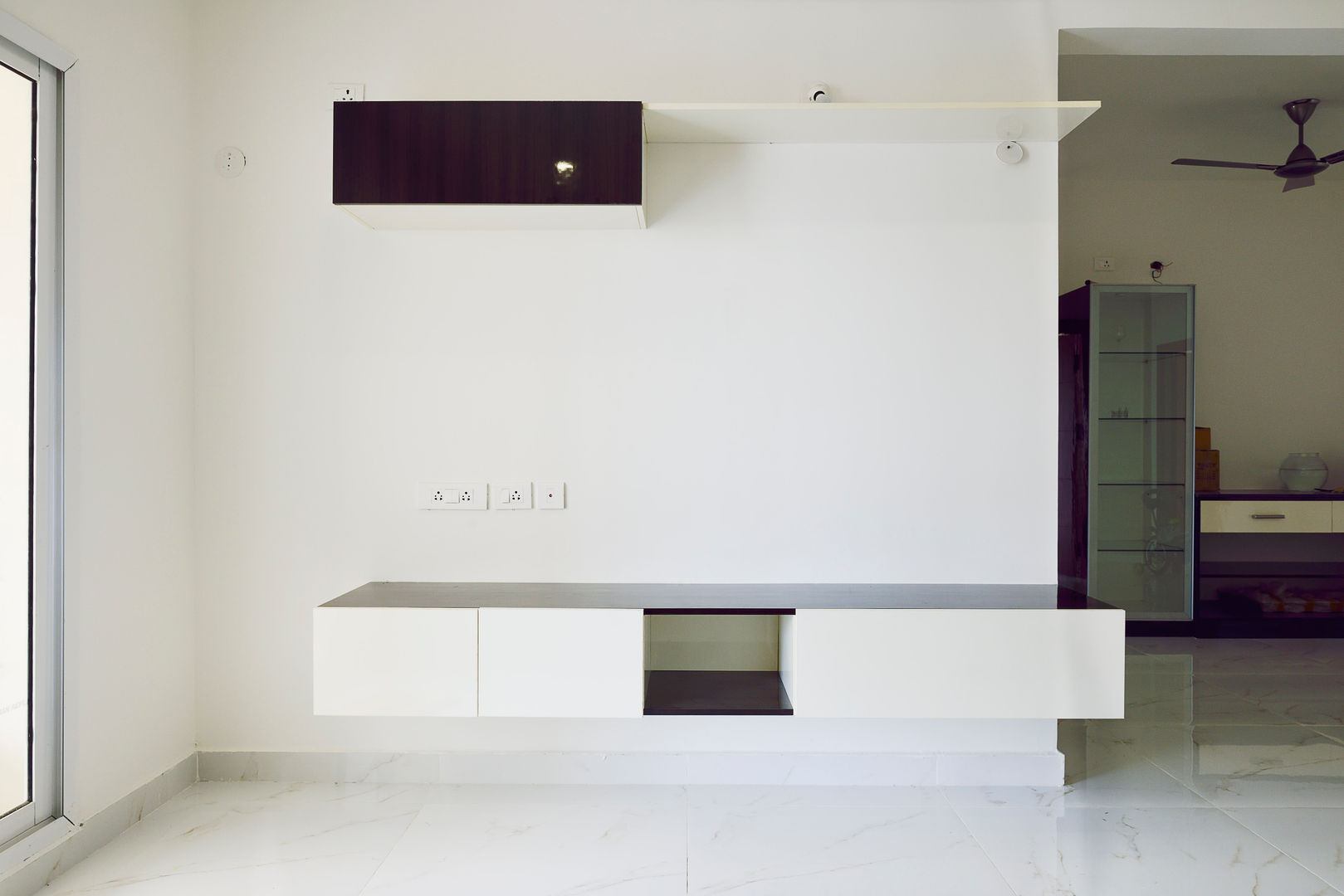 Apoorva Vijesh Aratt requiza, designasm STUDIO designasm STUDIO Livings de estilo moderno