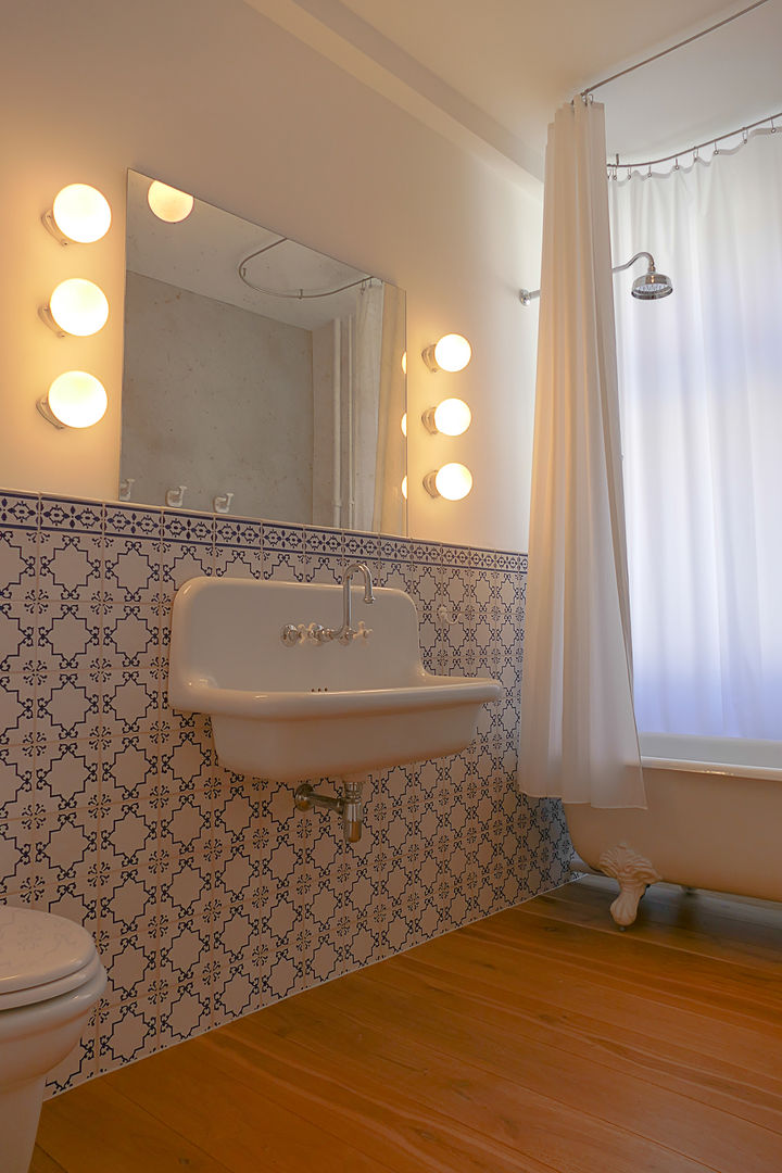 Badgestaltung, Lena Klanten Architektin Lena Klanten Architektin Colonial style bathroom Tiles