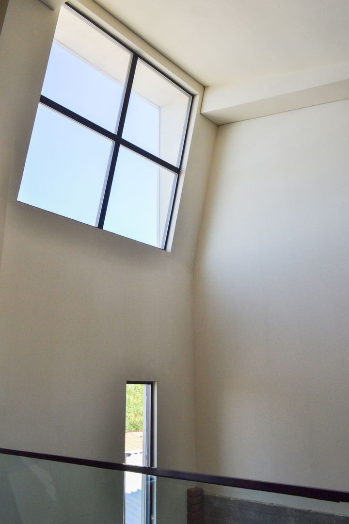 Casa RG, SPAU [Servicios Profesionales de Arquitectura y Urbanismo S.C.] SPAU [Servicios Profesionales de Arquitectura y Urbanismo S.C.] Dachfenster Glas