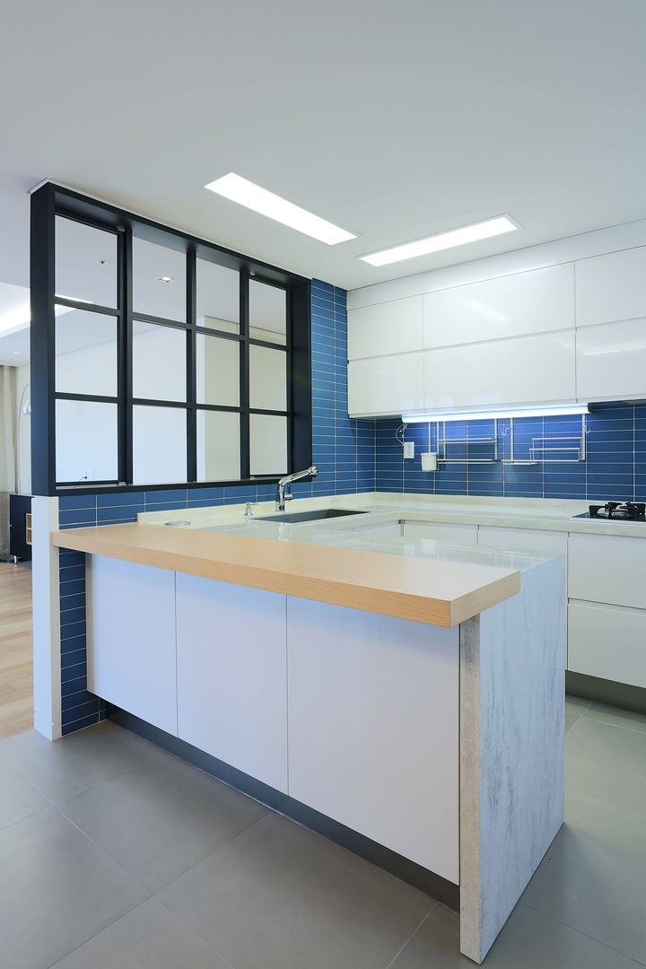 homify Modern kitchen