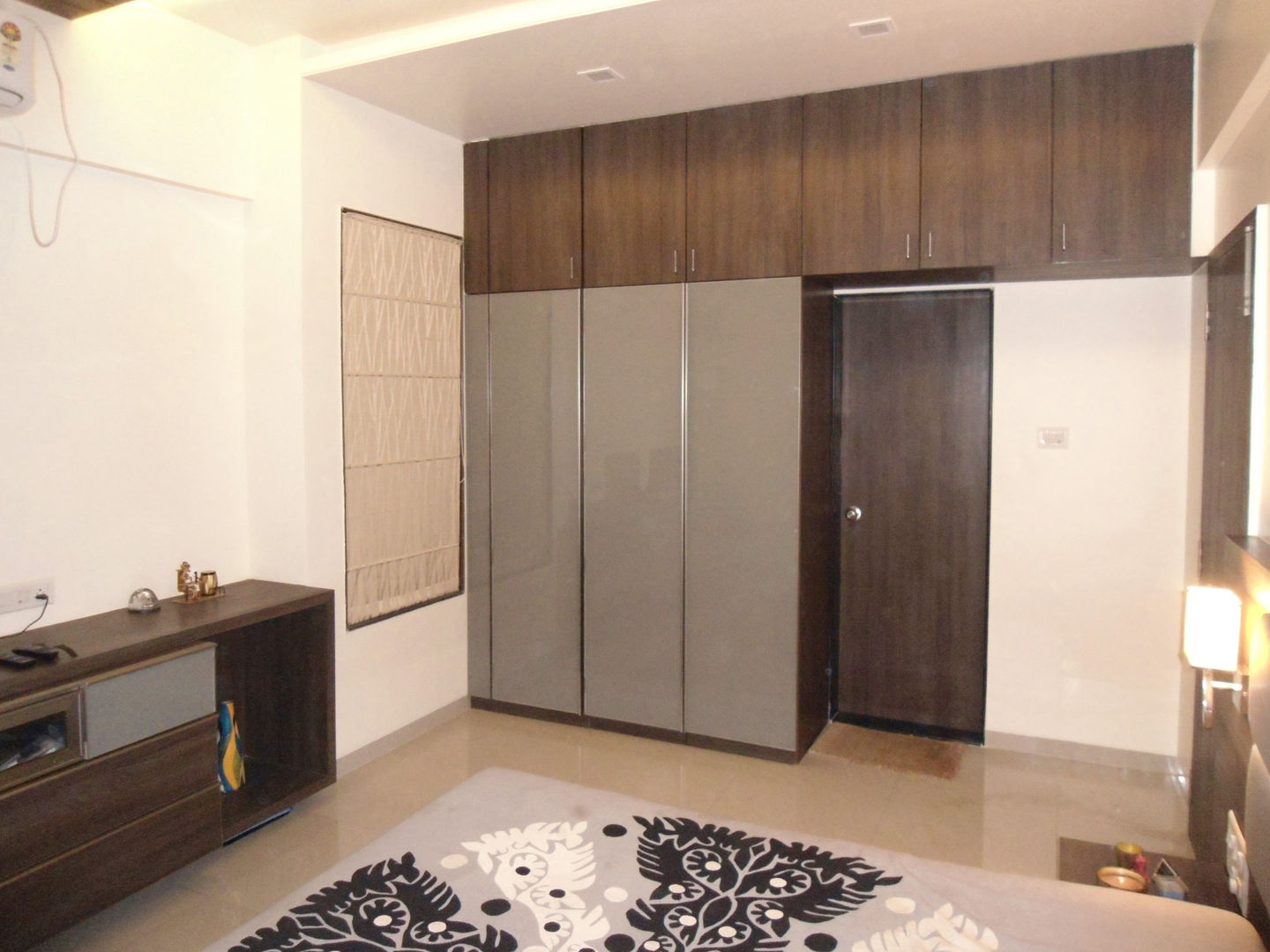 Vangikar Residence Interiors, Vangikar Architects Vangikar Architects Modern dressing room