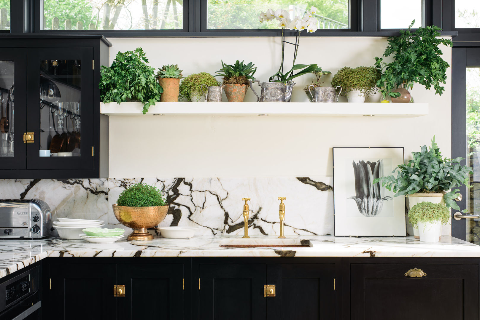 The Chipping Norton Kitchen by deVOL deVOL Kitchens Built-in kitchens Solid Wood Multicolored