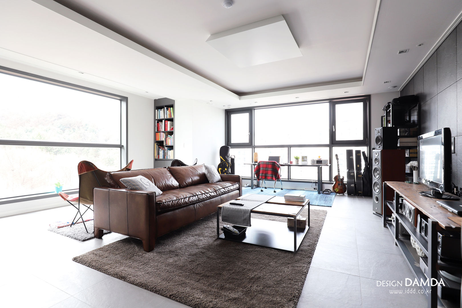 분당구 운중동 산운마을 14단지 44평형, 디자인담다 디자인담다 Modern living room