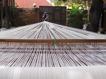 ACOMODO DE LOS HILOS; PREPARACIÓN DEL TELAR DECORCINCO DISEÑO ARTESANAL TEXTIL; CORTINAS, COLCHAS, COJINES, MANTELES Y COMPLEMENTOS Dormitorios coloniales Textiles