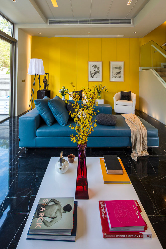 villa green, wayne corp wayne corp 现代客厅設計點子、靈感 & 圖片 沙發與扶手椅