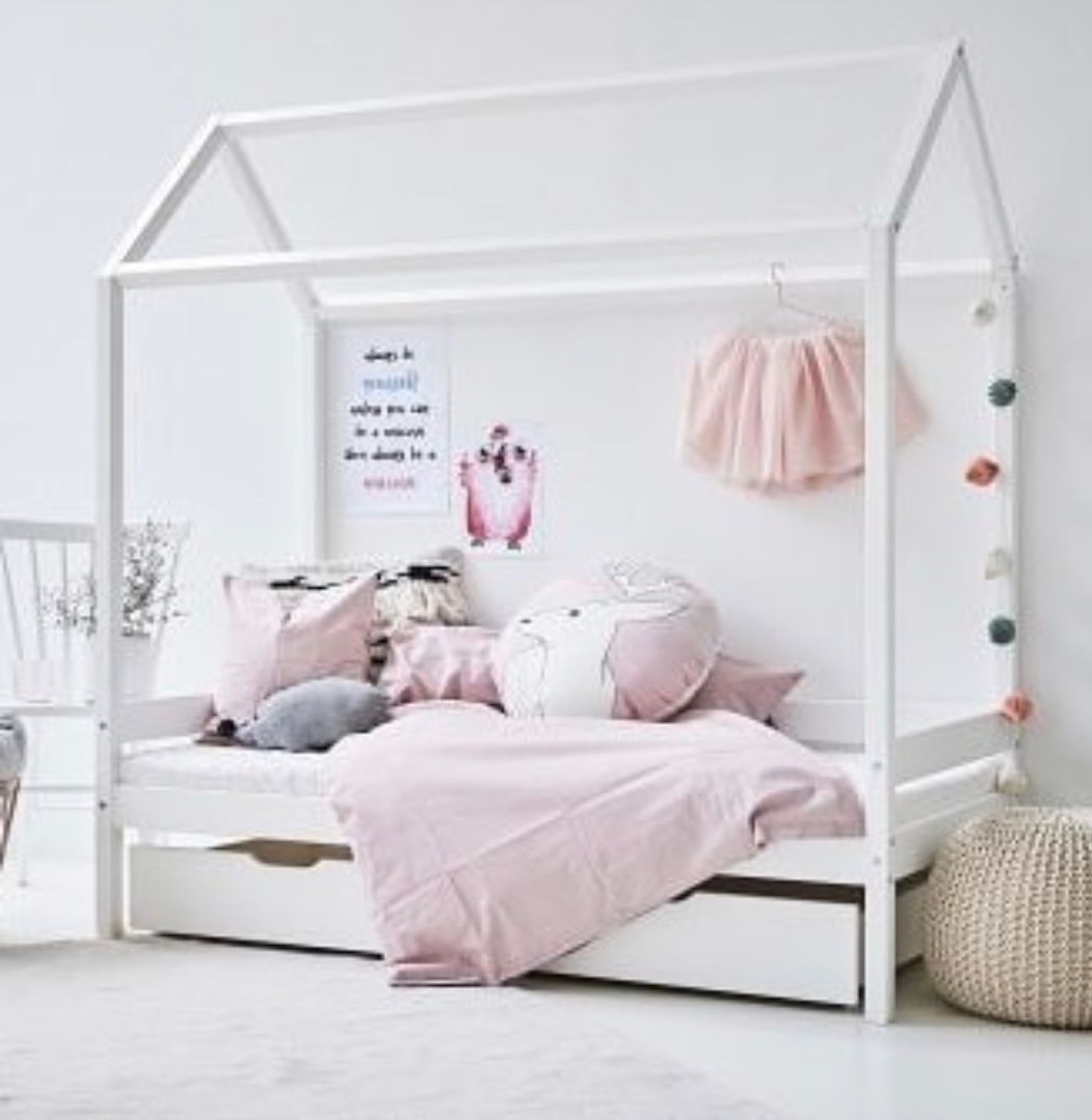 Cama hijo Deltamedical Casas modernas: Ideas, imágenes y decoración Madera Acabado en madera Decoración y accesorios