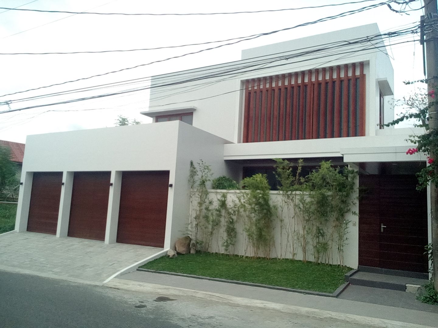 Modern Minimalist Design, E V Design + Architects E V Design + Architects Casas de estilo minimalista