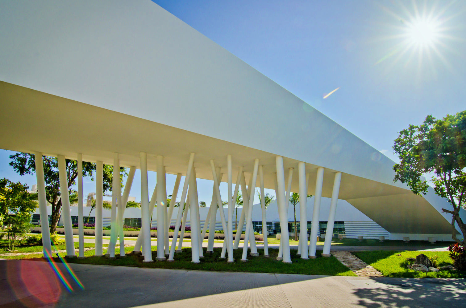 casa club de golf grand coral riviera maya, Daniel Cota Arquitectura | Despacho de arquitectos | Cancún Daniel Cota Arquitectura | Despacho de arquitectos | Cancún Modern Study Room and Home Office Concrete