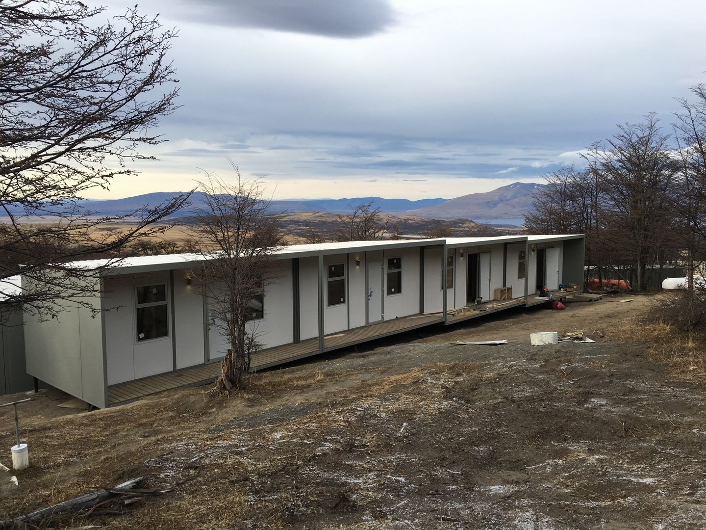 Modulos Prefabricados Staff Hotel Awasi Patagonia, m2 estudio arquitectos - Santiago m2 estudio arquitectos - Santiago インダストリアルスタイルの 寝室