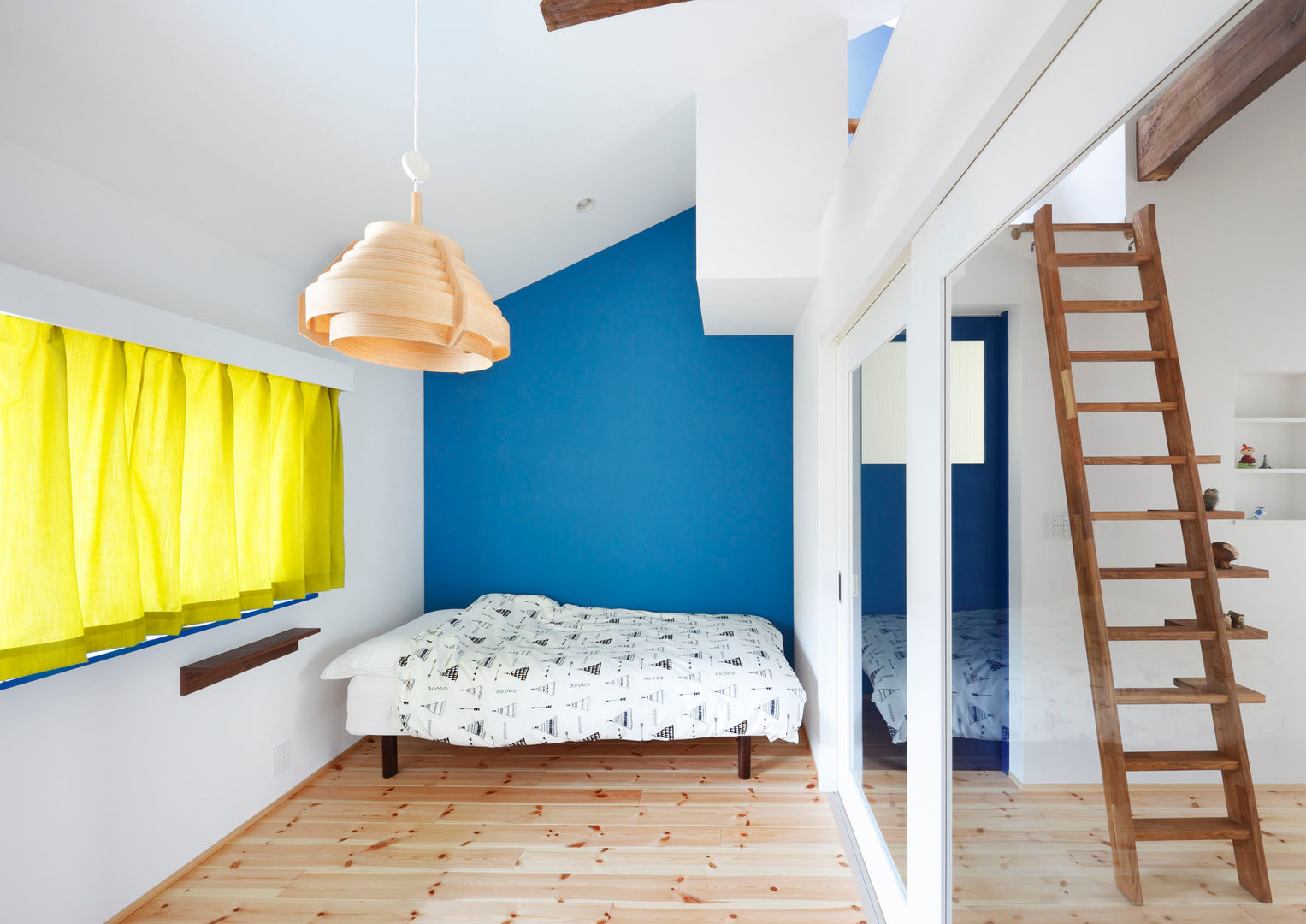 碧の家 〈renovation〉– 100年を紡ぐ物語 –, 一級建築士事務所アトリエｍ 一級建築士事務所アトリエｍ Scandinavian style bedroom