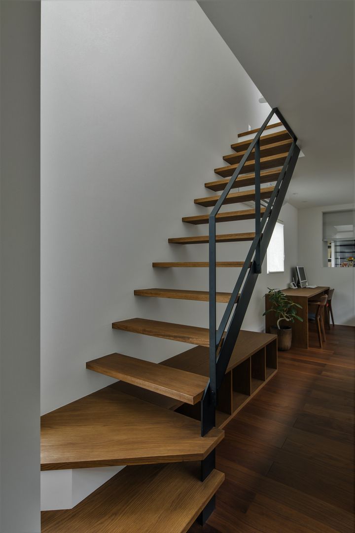 ishibehigashi house, ALTS DESIGN OFFICE ALTS DESIGN OFFICE Stairs