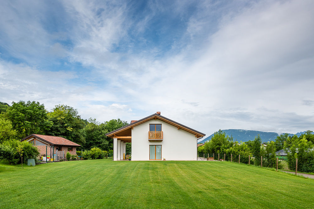 Abitazione in stile classico, Woodbau Srl Woodbau Srl Casas de campo Madera Acabado en madera