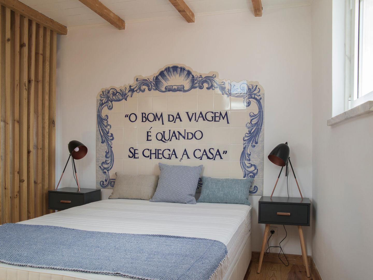 Apartamento . Lisboa . Reabilitação . Remodelação . Graça, aponto aponto Rustikale Schlafzimmer Fliesen