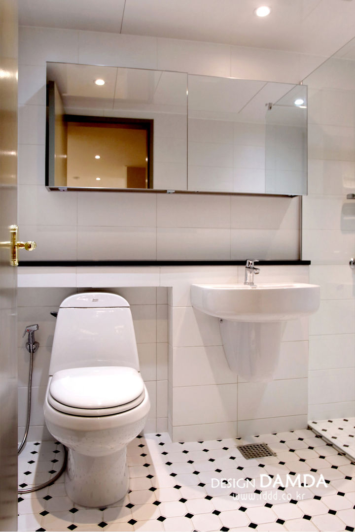 북유럽 감성을 담은 따스하고 환한 아파트 양지마을 펜테리움 34평 아파트_, 디자인담다 디자인담다 Modern bathroom