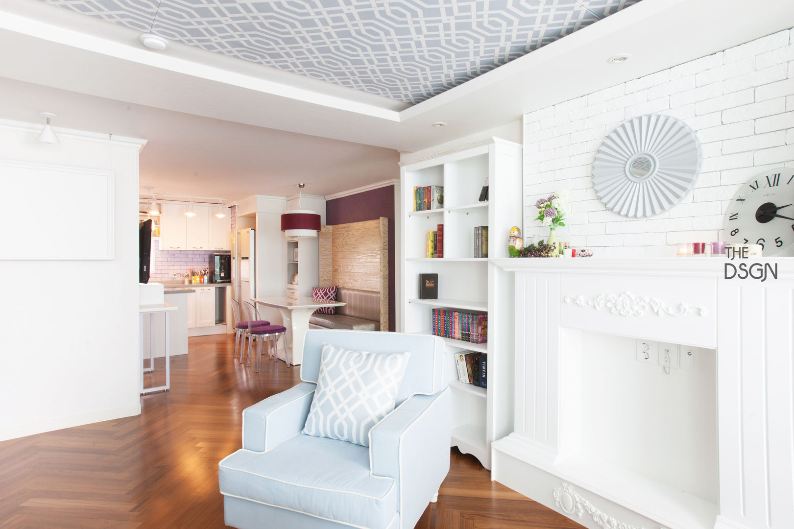 컬러와 패턴이 살아있는 집, 더디자인 the dsgn 더디자인 the dsgn Eclectic style living room