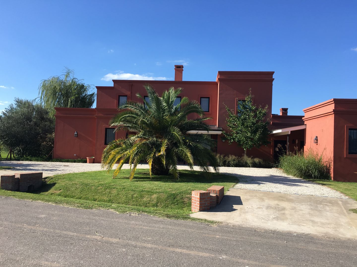 Diseño de casas en todos los estilos por Estudio Dillon Terzaghi Arquitectura, Estudio Dillon Terzaghi Arquitectura - Pilar Estudio Dillon Terzaghi Arquitectura - Pilar Single family home Bricks