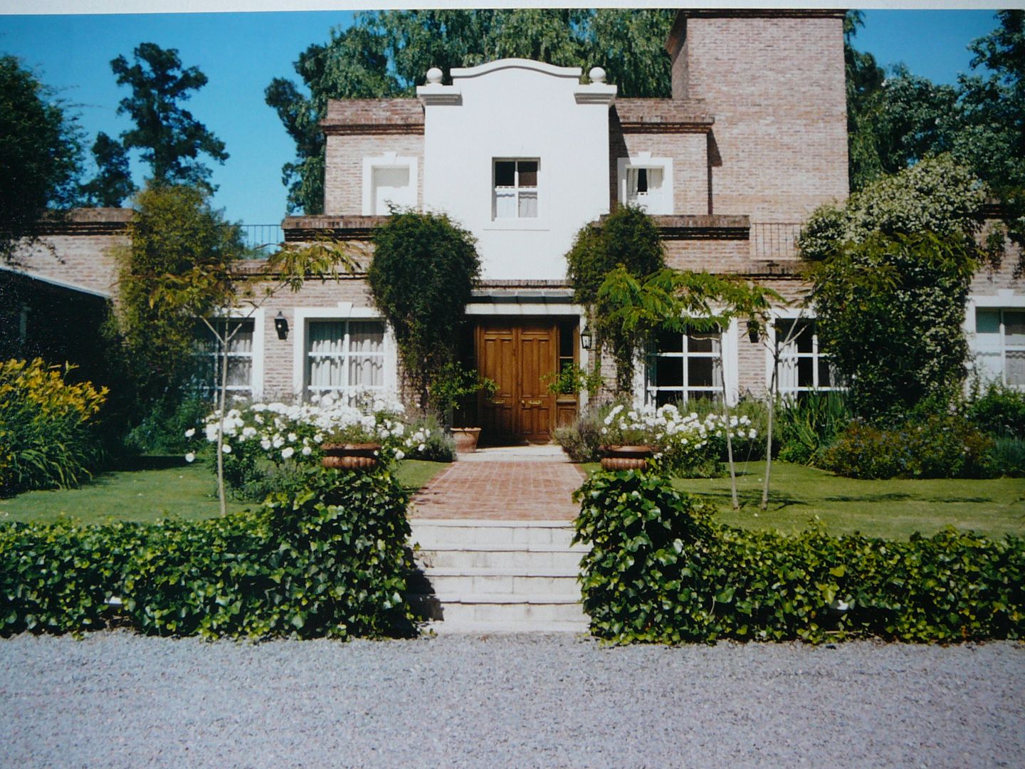 Casa Colonial de campo en Martindale C.C. Estudio Dillon Terzaghi Arquitectura - Pilar Casas unifamiliares Ladrillos