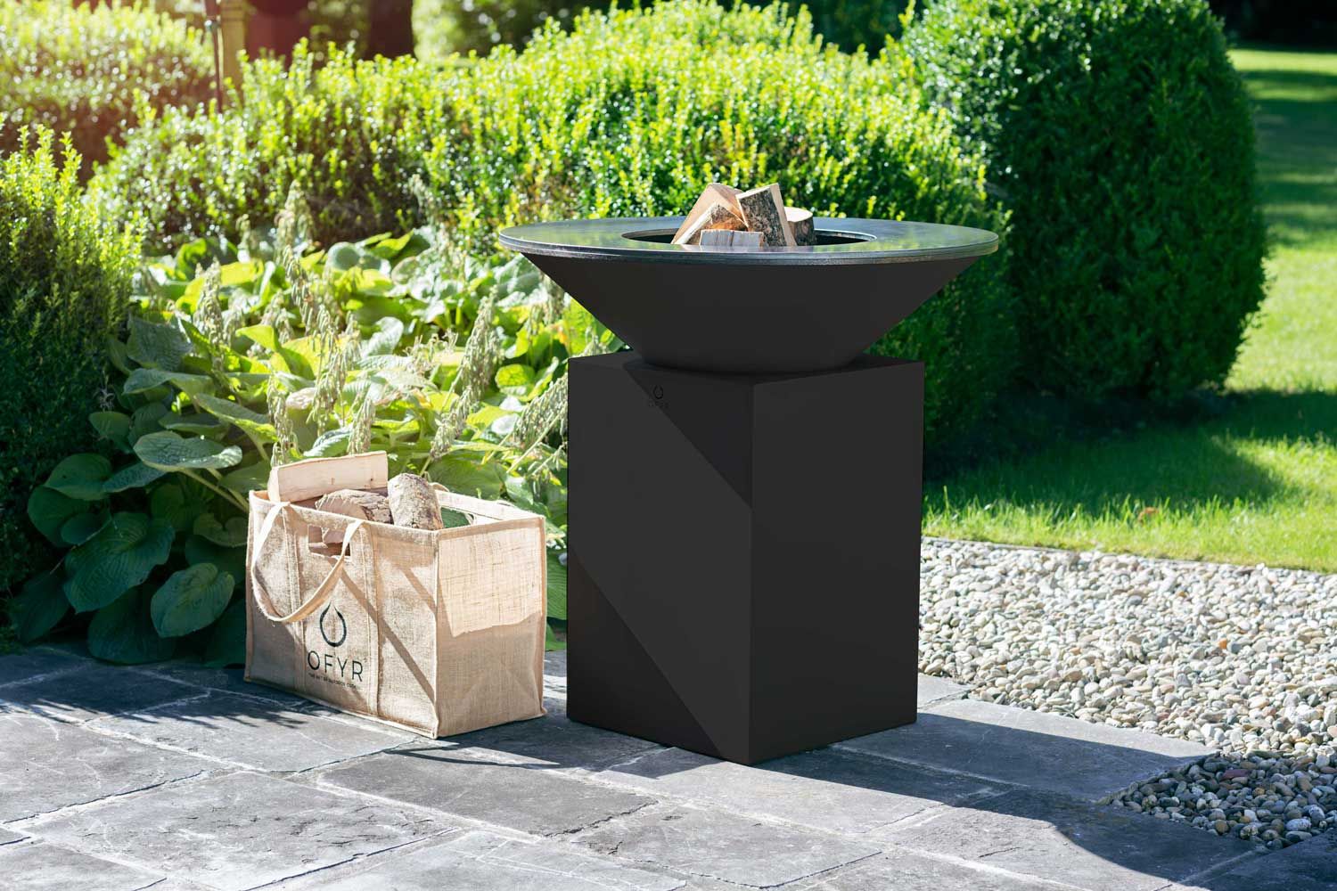 Braciere OFYR - Il Perfetto Complemento per il Tuo Spazio Esterno, Tonazzo Srl Tonazzo Srl Modern garden Fire pits & barbecues