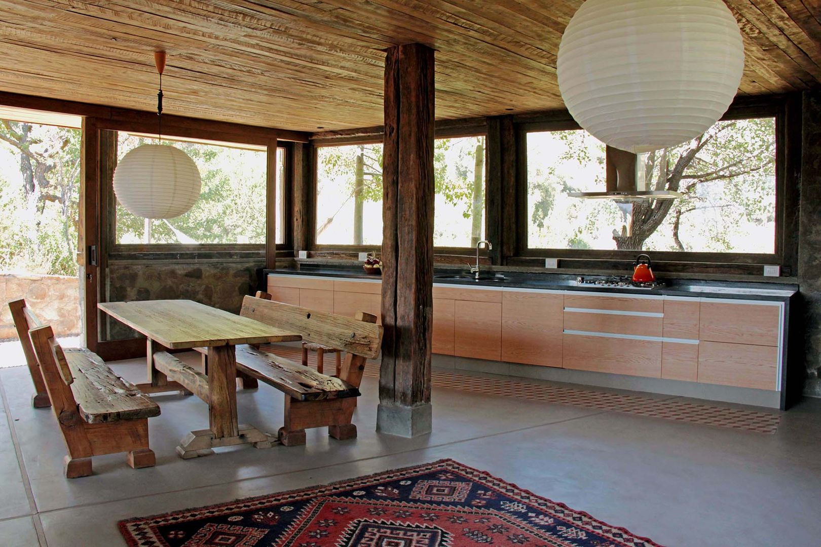 Casa Caleu II, Quincho, Crescente Böhme Arquitectos Crescente Böhme Arquitectos Rustic style dining room Wood Wood effect