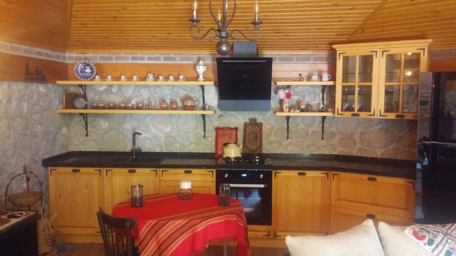Mutfak Dolabı, Erim Mobilya Erim Mobilya Кухня в рустикальном стиле Твердая древесина Многоцветный