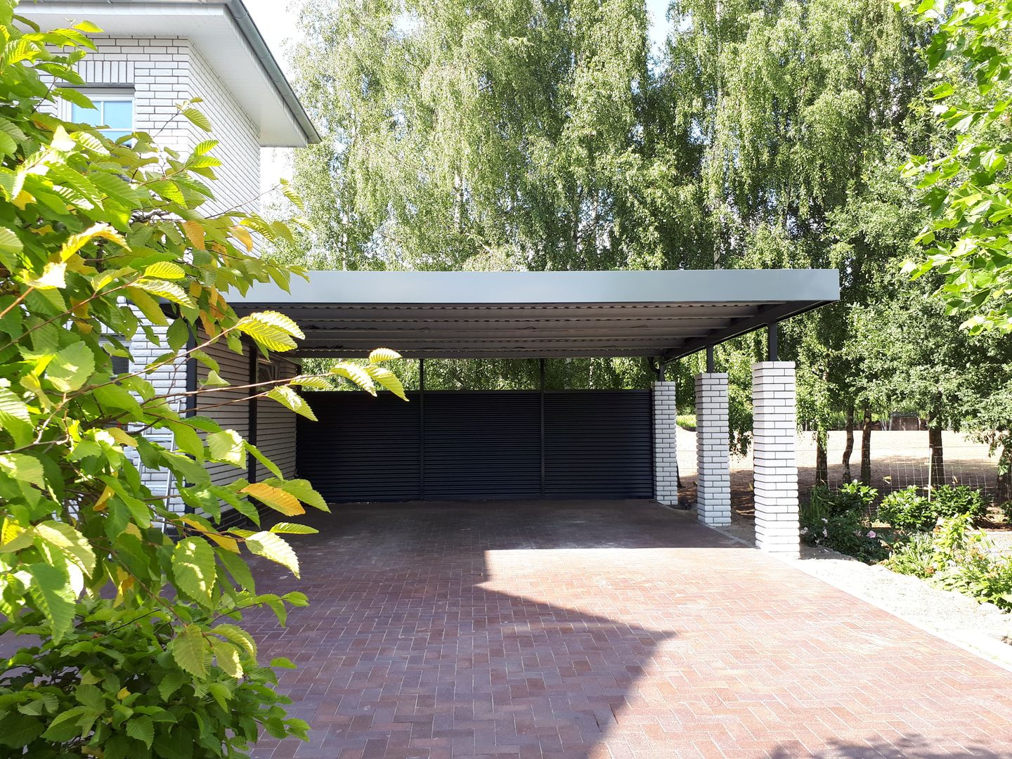 Metallcarport trifft auf Klinkerbau, Carportking.de - Mathias Hinz Carportking.de - Mathias Hinz Навіс для авто Метал