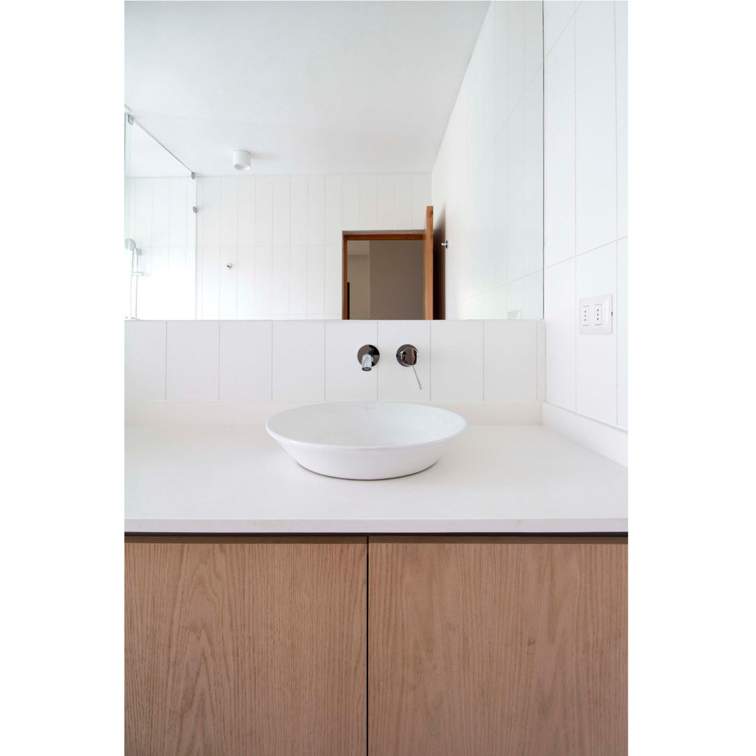 Casa El Bosque, Crescente Böhme Arquitectos Crescente Böhme Arquitectos Minimalist style bathroom Wood Wood effect