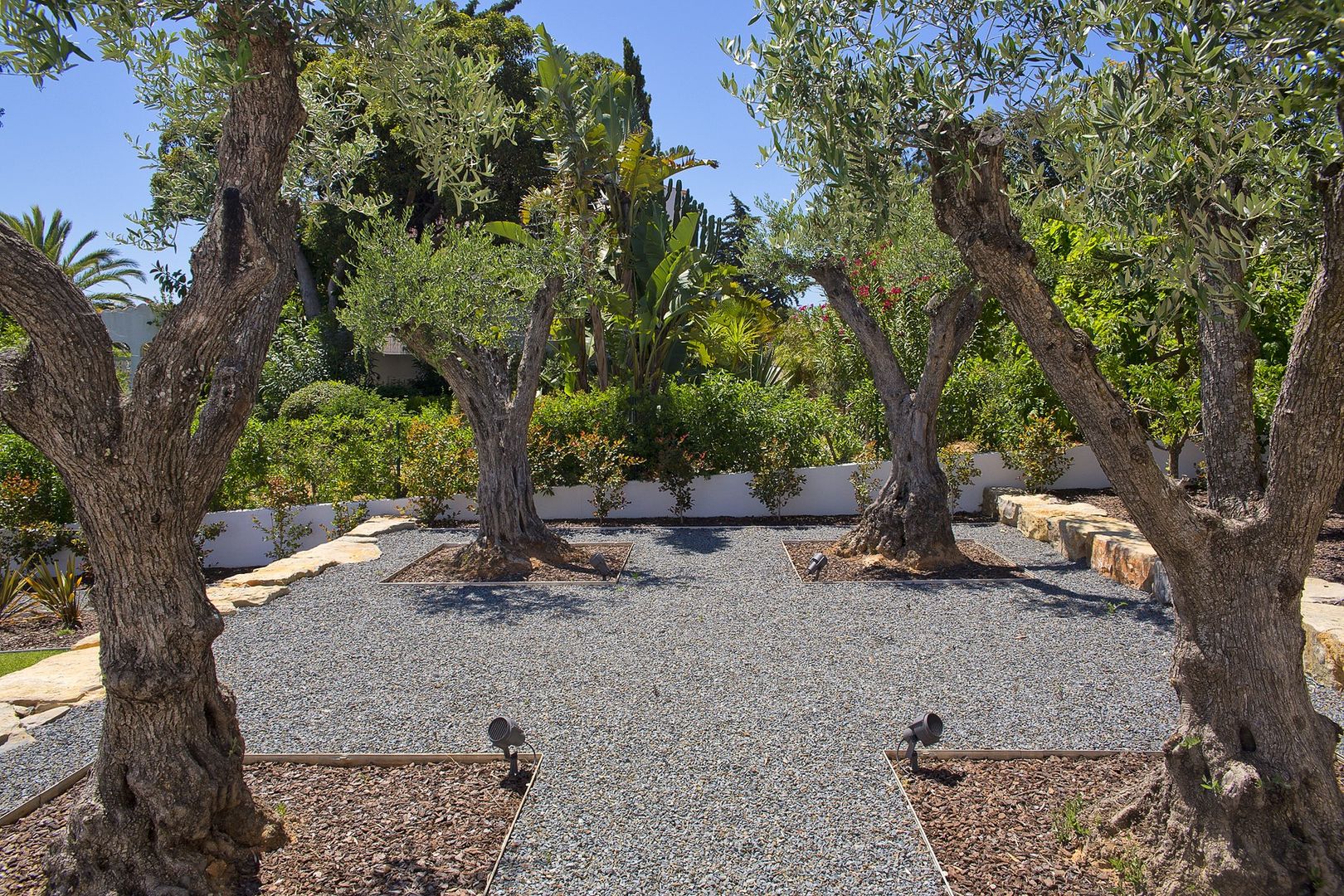 Villa Oleander, Jardíssimo Jardíssimo Giardino anteriore