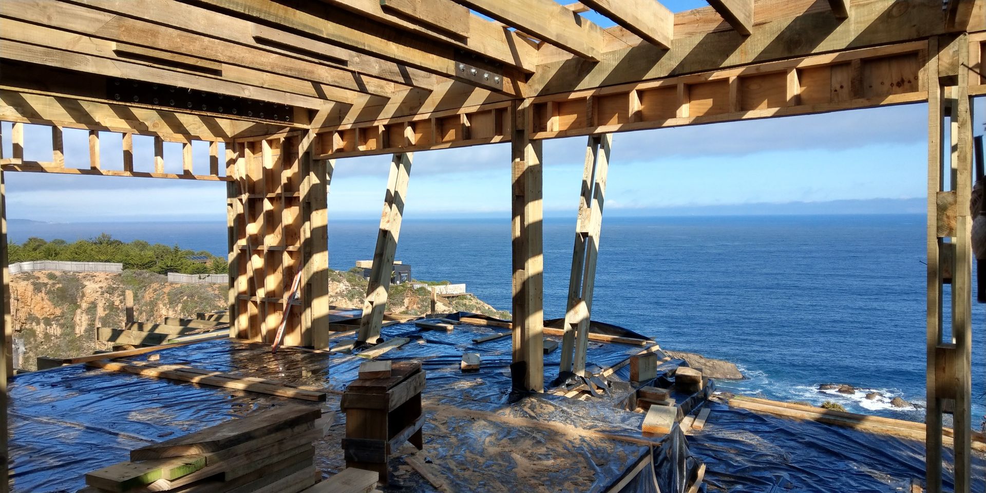 DISEÑO DE CASA EN TUNQUÉN - OBRA homify Casas de madera Madera Acabado en madera