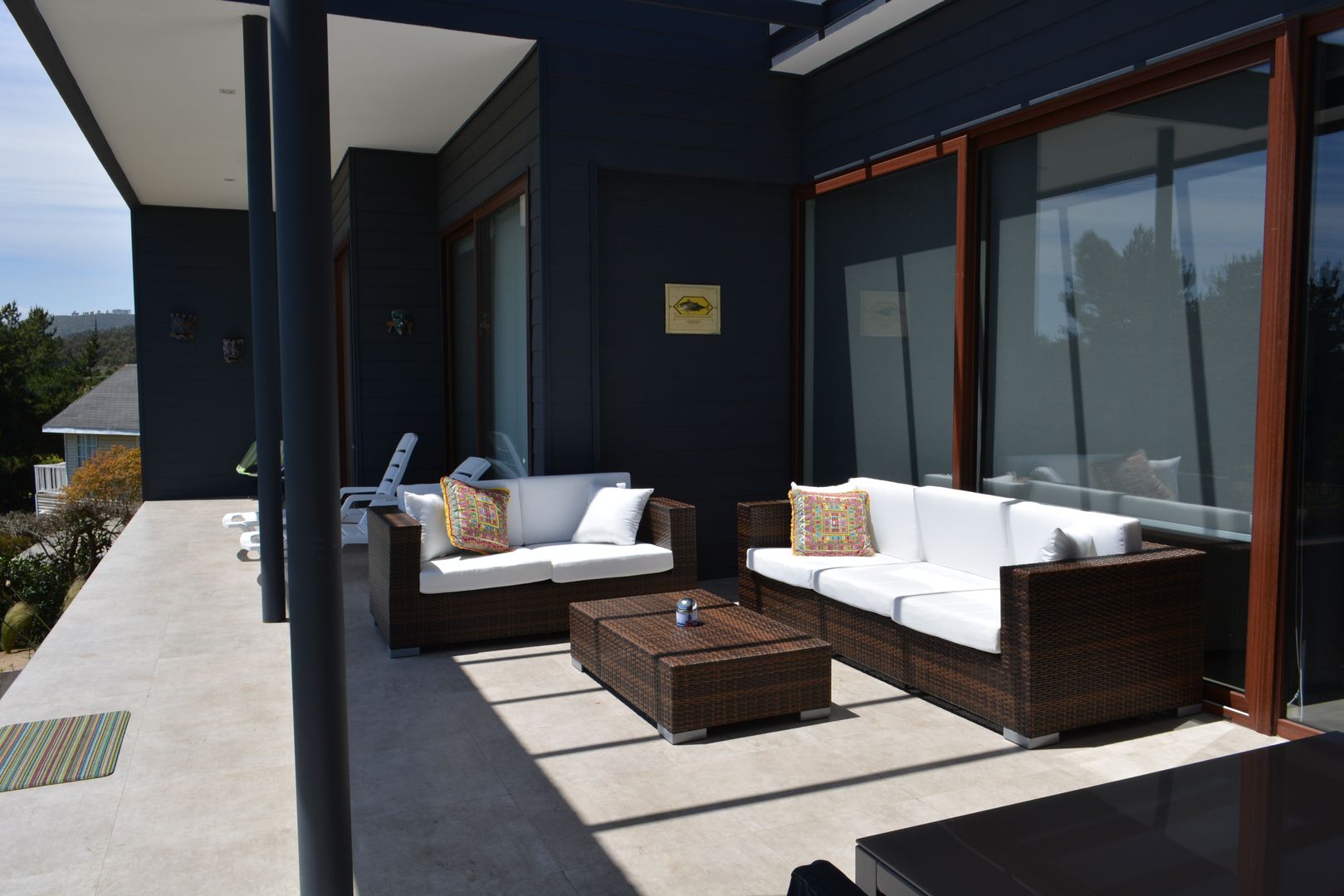CASA SANFUENTES-MAITENCILLO, AOG AOG Modern balcony, veranda & terrace Wood-Plastic Composite
