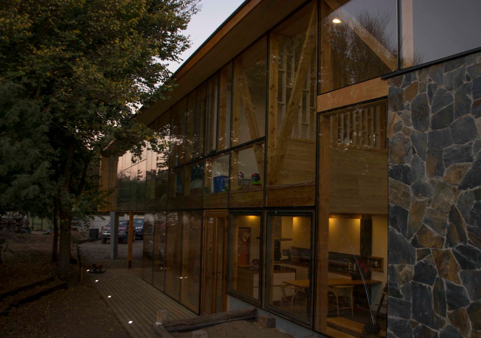 Iluminacion homify Casas modernas: Ideas, diseños y decoración Madera Acabado en madera