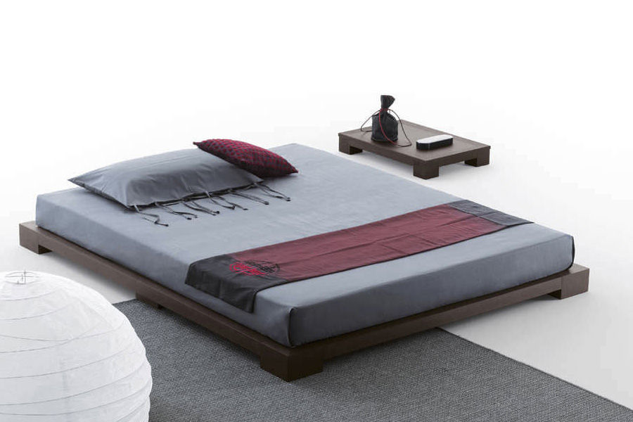 Yere Yakın Masif Karyola, Homelli Homelli Minimalist bedroom Beds & headboards