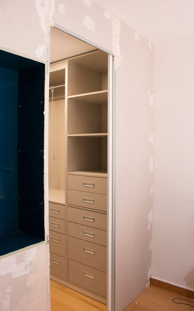 Closet, Oloft Oloft Vestidores de estilo moderno Madera Acabado en madera