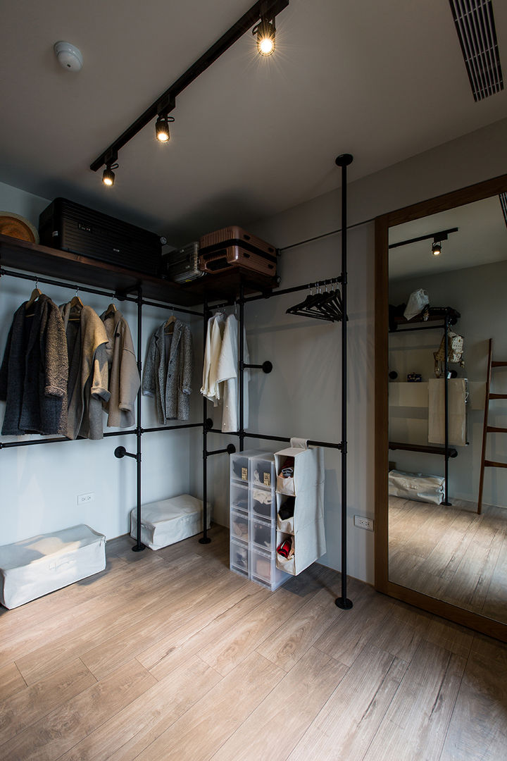 生活軌跡, 詩賦室內設計 詩賦室內設計 Industrial style dressing rooms