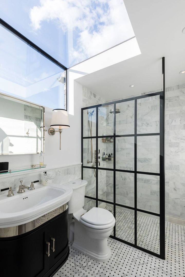 Ensuite Bathroom homify 現代浴室設計點子、靈感&圖片 Natural light,Bathroom,Stylish