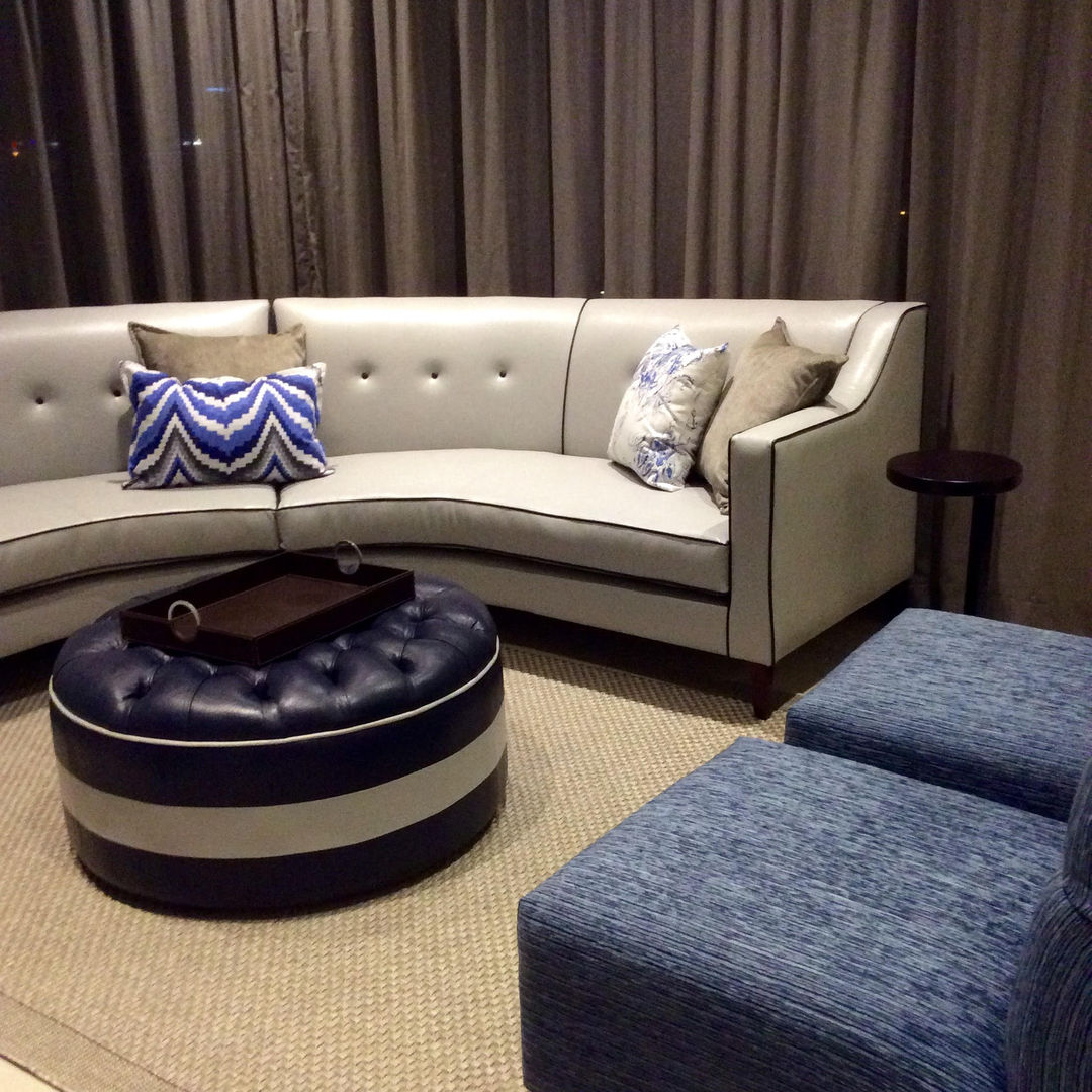 Custom Furniture & Accessories, CS DESIGN CS DESIGN Livings de estilo clásico Salas y sillones