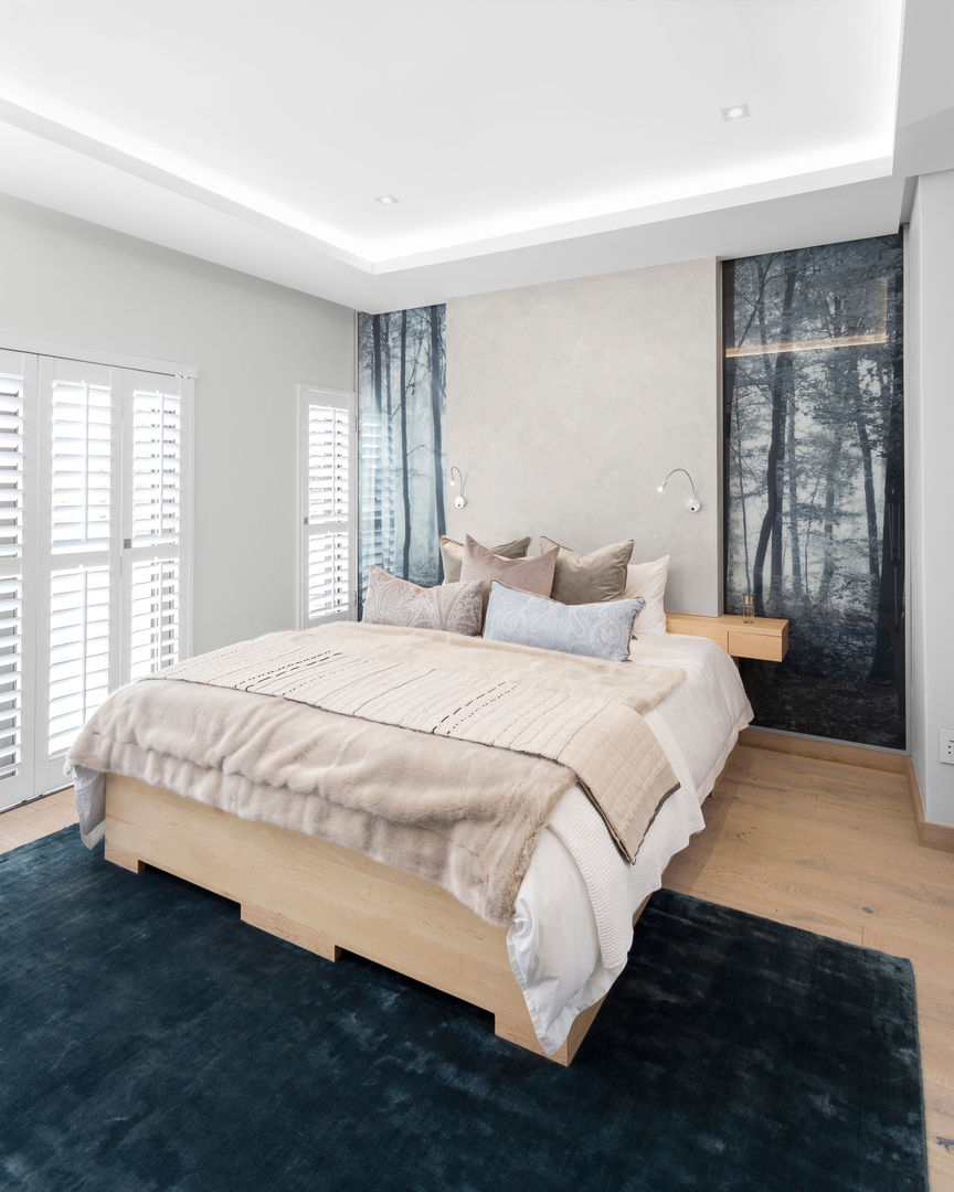 Main Bedroom Deborah Garth Interior Design International (Pty)Ltd Small bedroom Engineered Wood Transparent