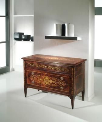 COMÒ INTARSIATO STILE MAGGIOLINI – MOD. VERSAILLES – ART. 232, M.I.A. Mobili Intarsiati Artistici - Luxury Furniture M.I.A. Mobili Intarsiati Artistici - Luxury Furniture Dormitorios de estilo clásico Madera Acabado en madera Armarios y cómodas